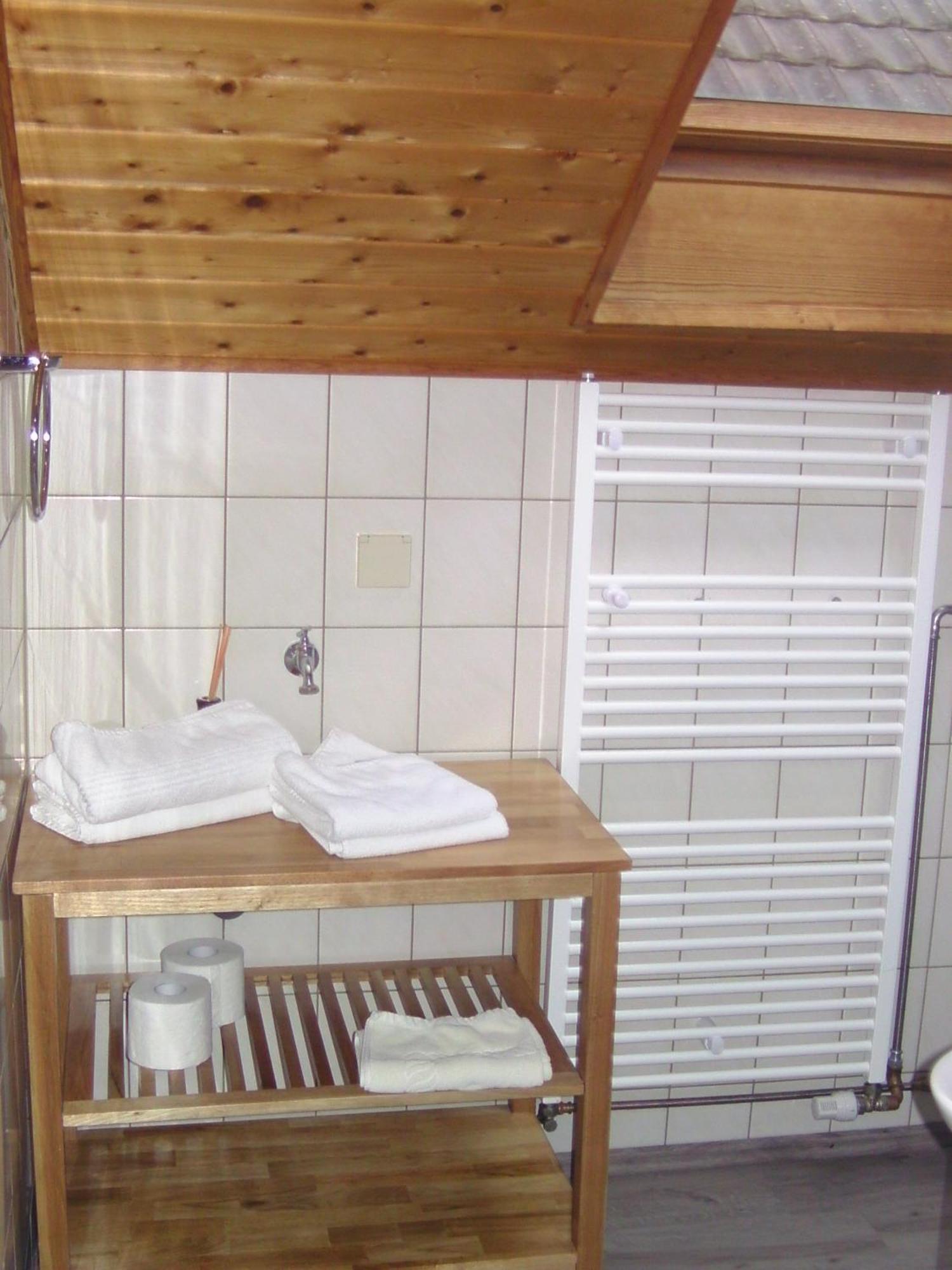 Alte Schreinerei-Auberge Harlekin Randegg Стая снимка